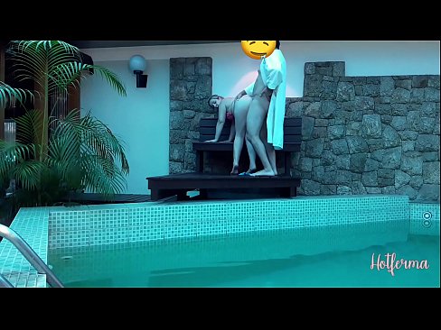 ❤️ Oga pe iranṣẹbinrin si awọn pool, sugbon ko le koju kan gbona ❤️ Ibalopo didara ni% yo.amourpassionfever.ru  ❌️